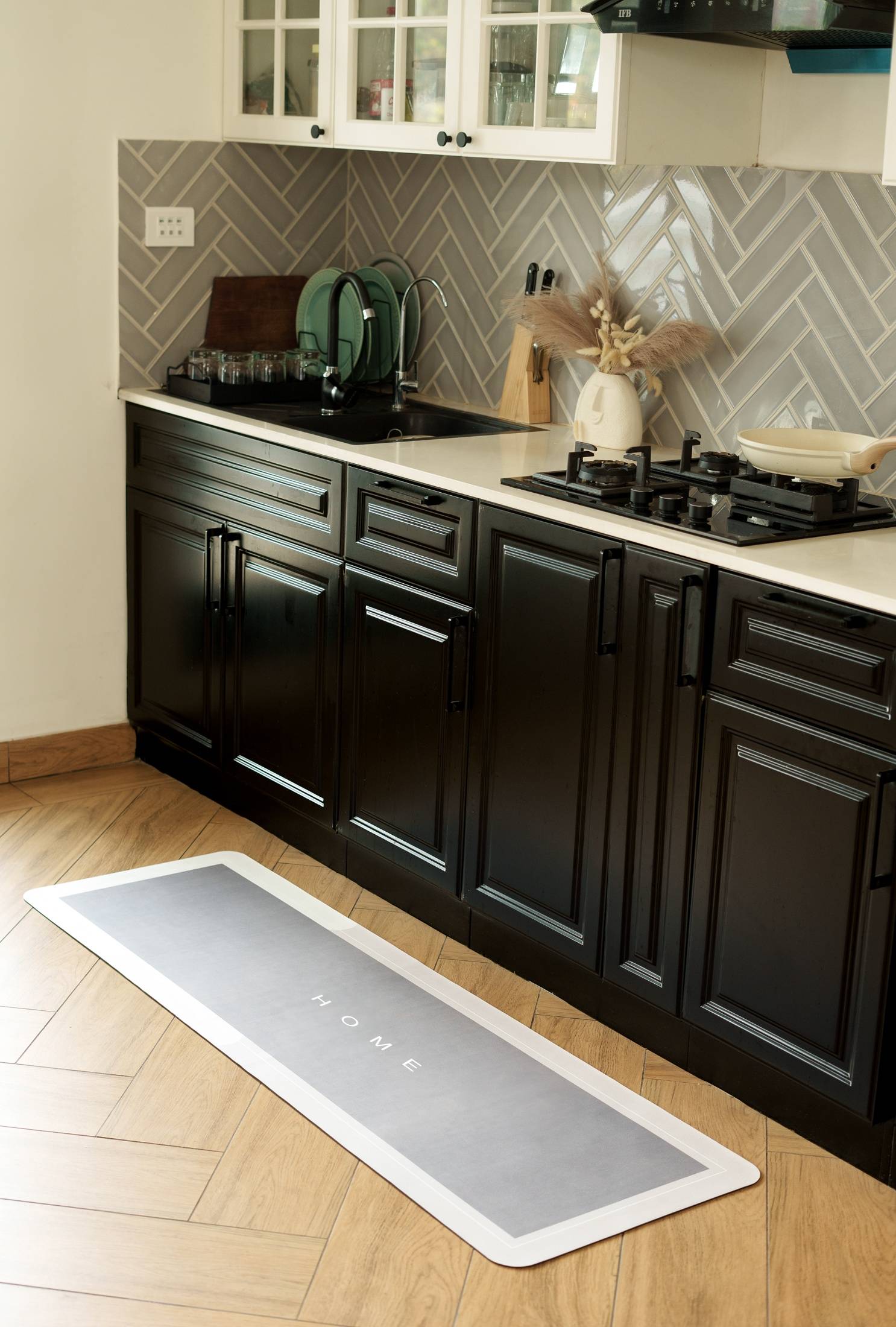 Ultra-absorbent non-slip kitchen and bathroom mat