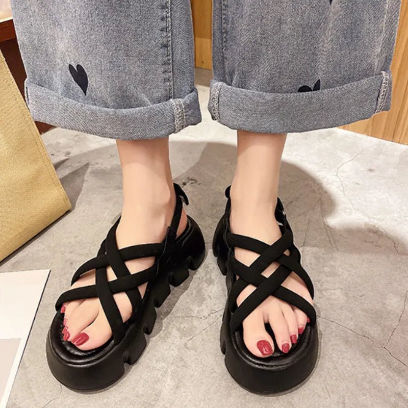 Chique de verão: Sandálias femininas de estilo aberto - Innovoda