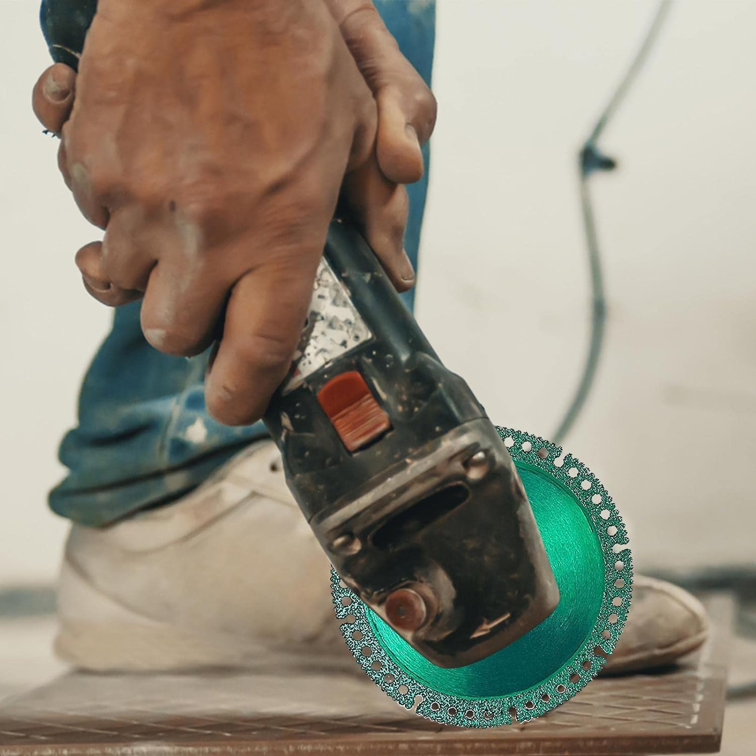 Corte com precisão: A melhor lâmina de serra multifuncional para corte de compósitos